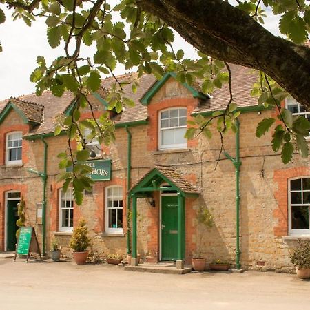 Three Horseshoes Inn Powerstock Екстериор снимка