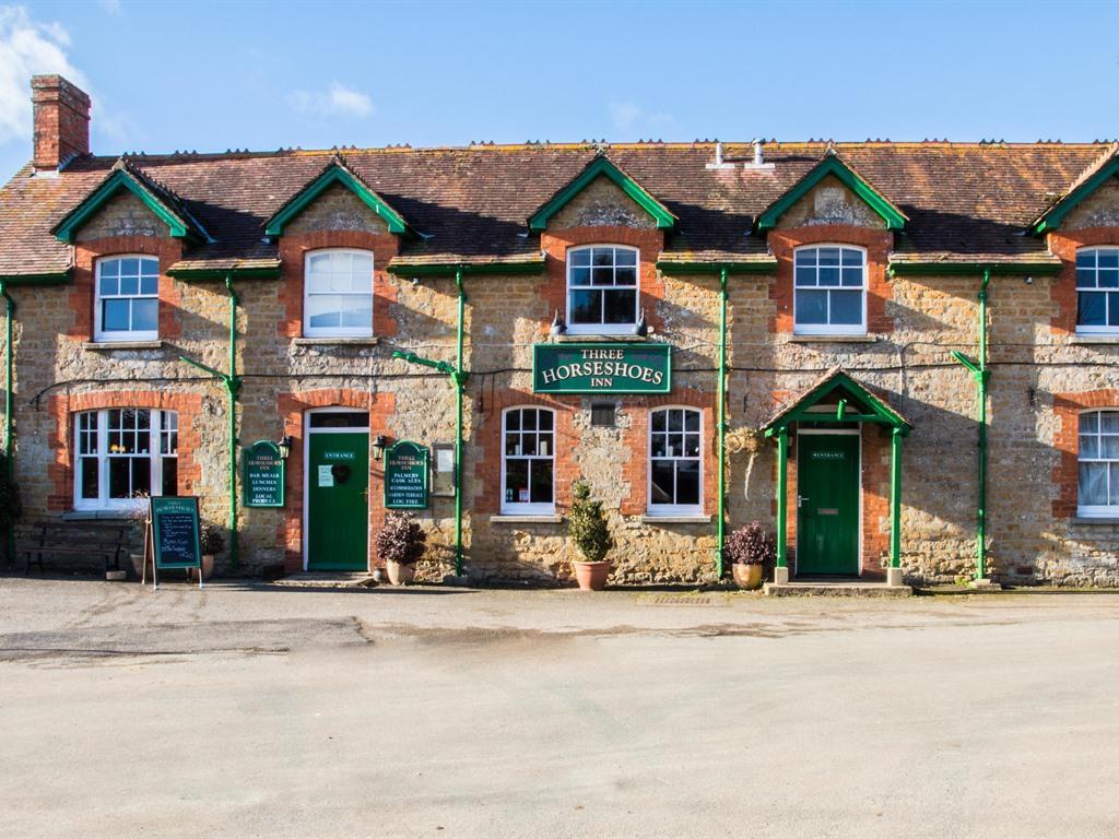 Three Horseshoes Inn Powerstock Екстериор снимка