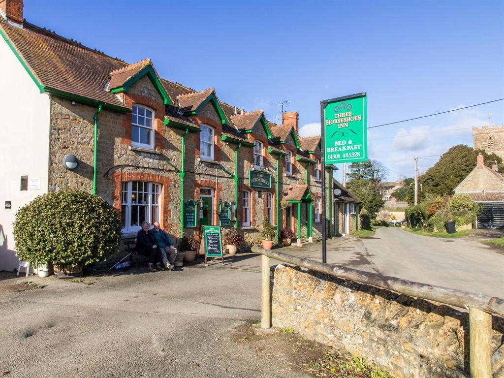 Three Horseshoes Inn Powerstock Екстериор снимка